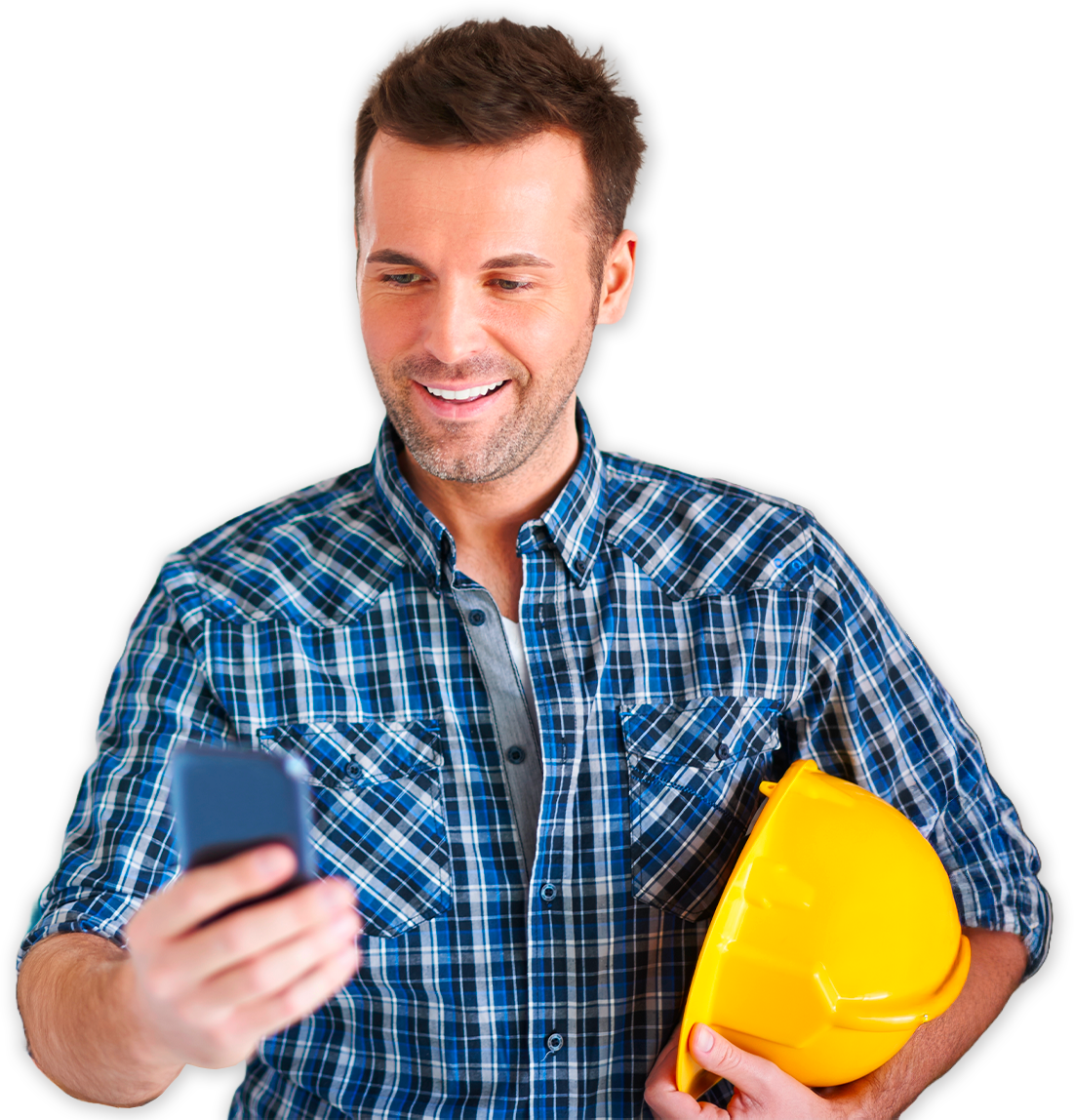 Artisan utilisant l'application CAECLARO sur son smartphone pour gérer ses dossiers CEE